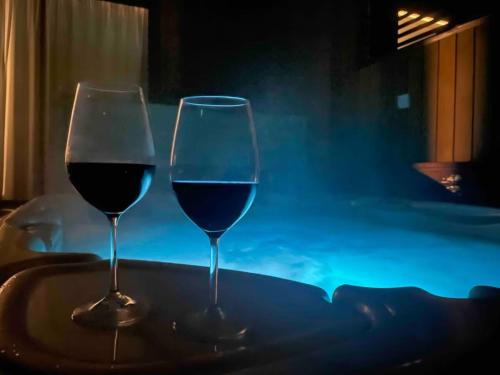Luxurious 1BR Mountain Retreat with Spa Pool — 4-Star Luxury Hotel in Queenstown, New Zealand