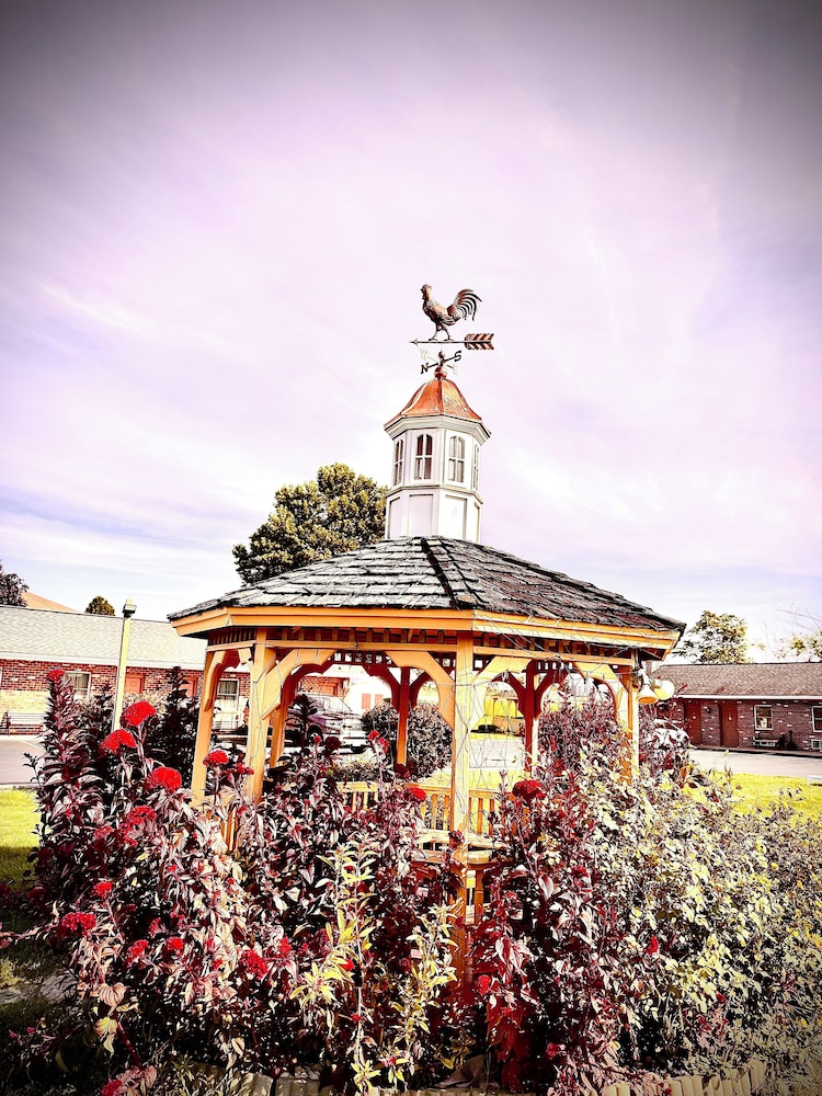Weathervane Motor Court - photo 16