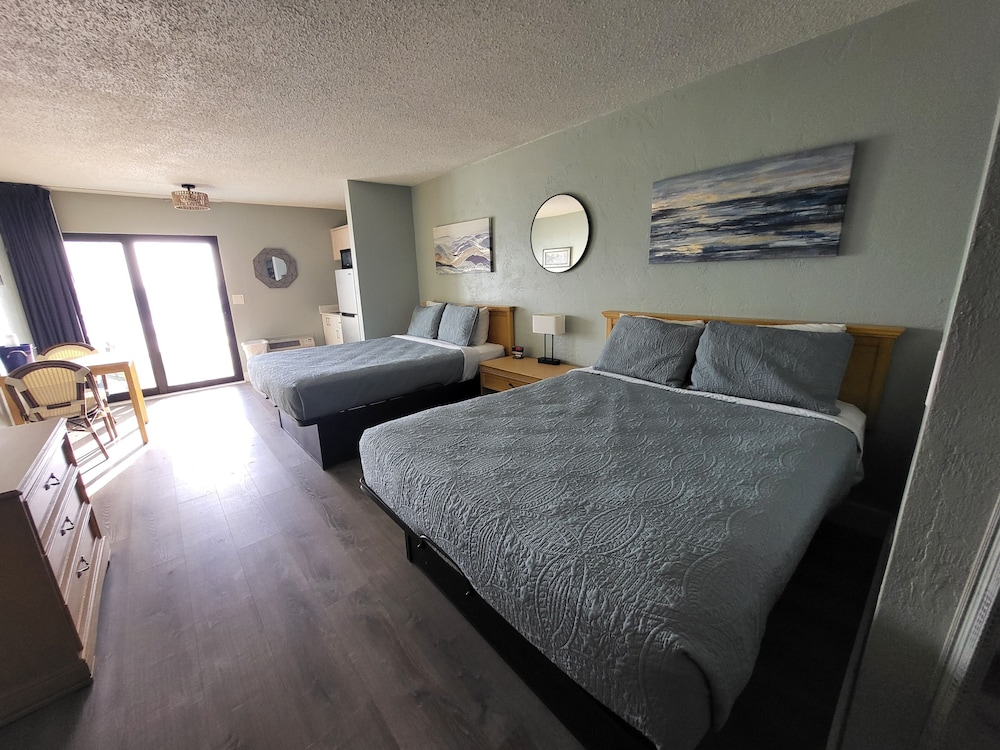 Beachside Hotel - photo 28