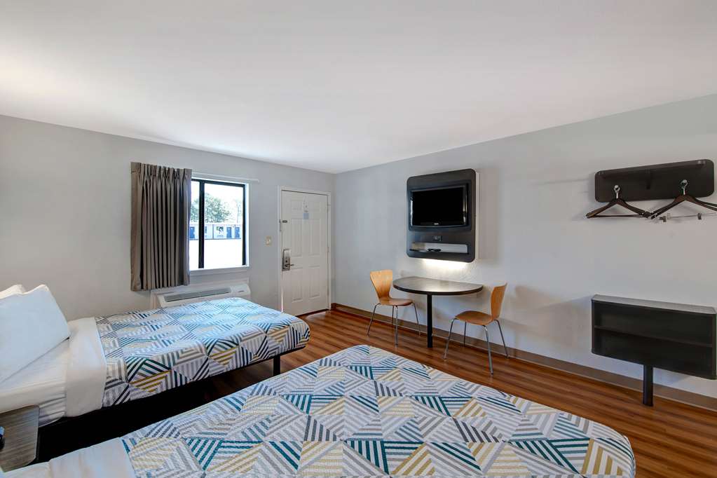 Motel 6 Sulphur Springs TX - photo 14
