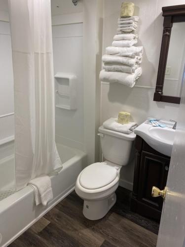 The Admiral Hotel Motel - photo 184