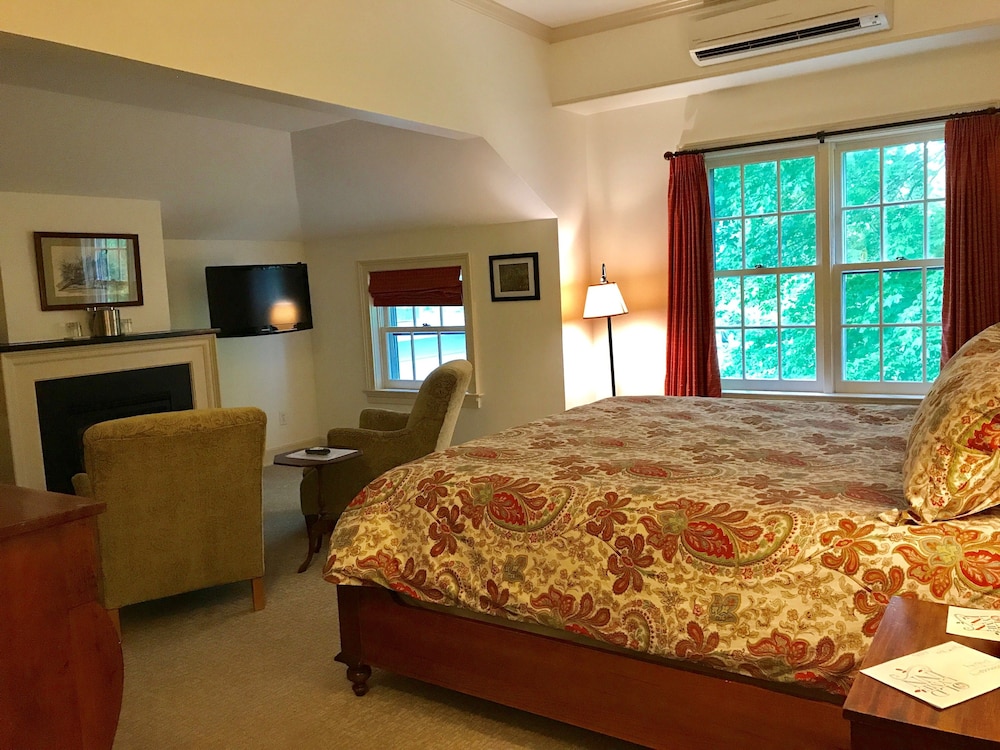 Old Lyme Inn - photo 9