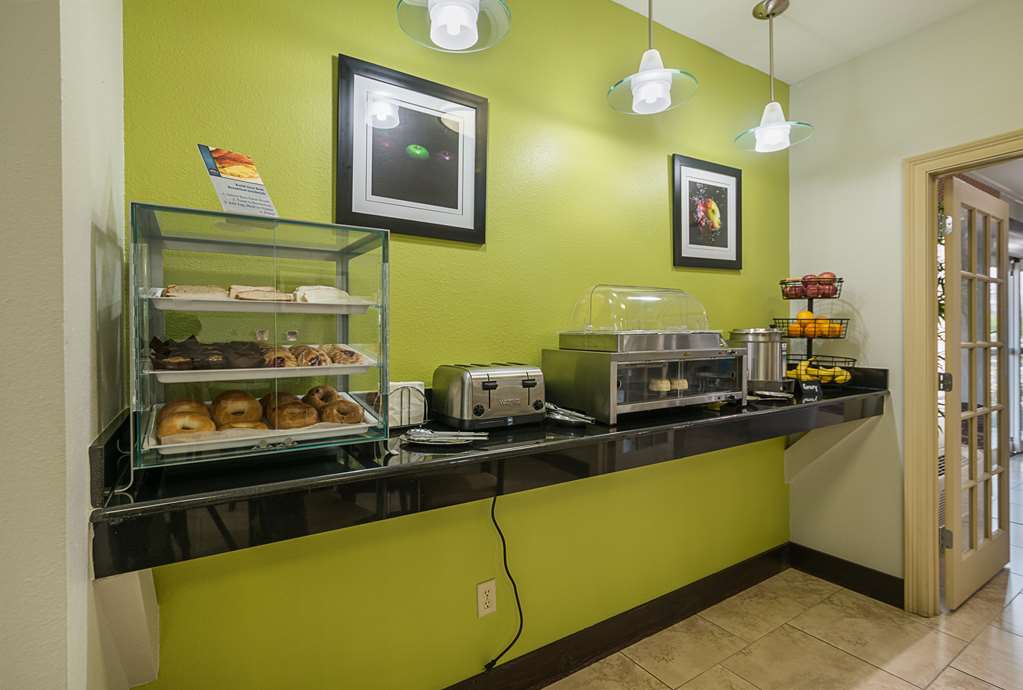 Best Western Plus Deridder Inn & Suites - photo 38