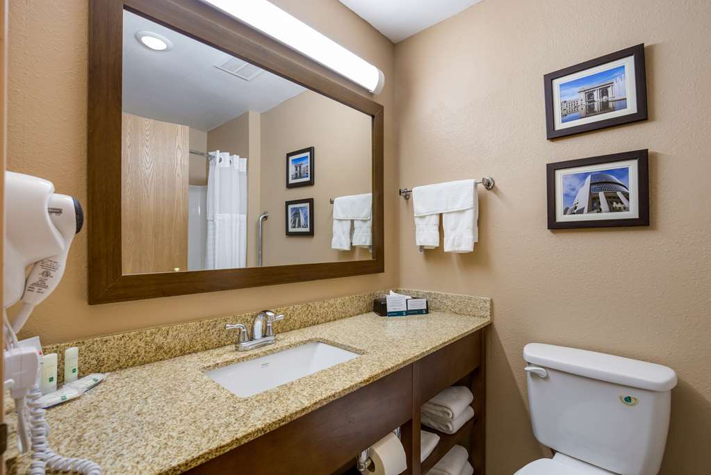 Quality Inn I 70 Near Kansas Speedway - photo 27