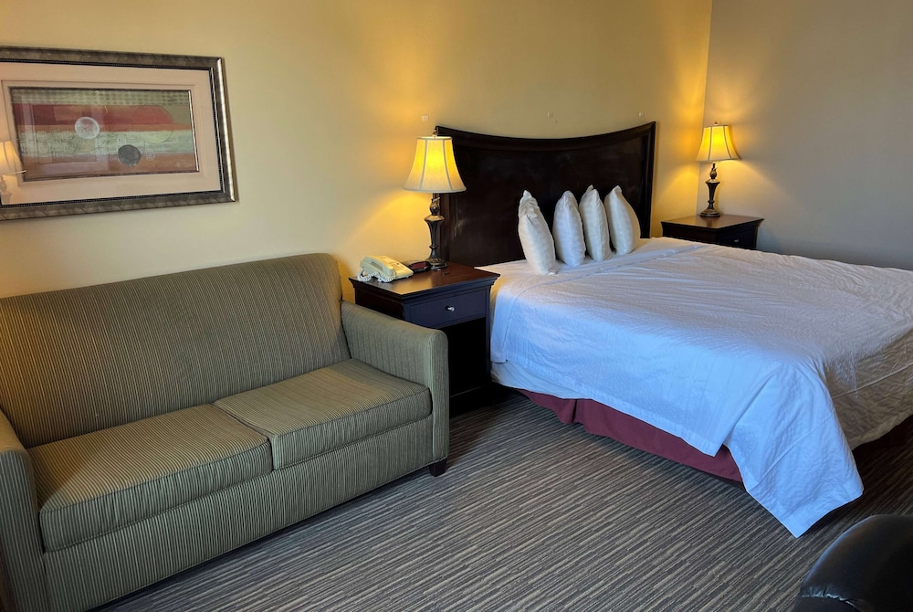 Days Inn by Wyndham Pittsburg KS in Pittsburg, United States