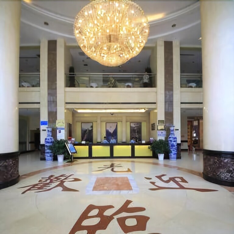 Jinmeng Hotel — hotel in Luzhang