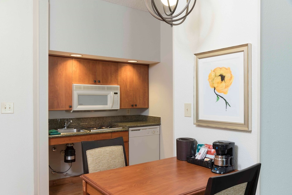 Homewood Suites by Hilton Indianapolis Airport Plainfield - photo 10