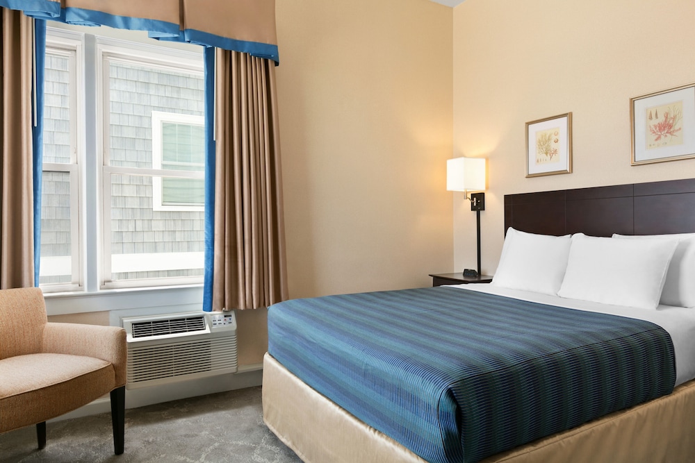 Harrison Hall Hotel - photo 19
