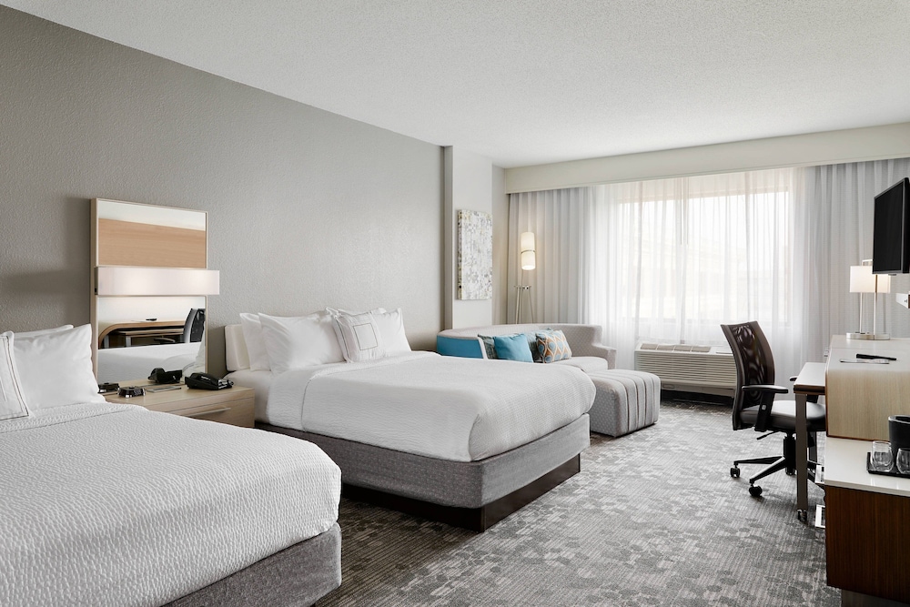 Courtyard by Marriott Milwaukee Downtown - photo 14
