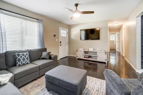 Charlotte Charm Haven with Outdoor TV in Charlotte, United States