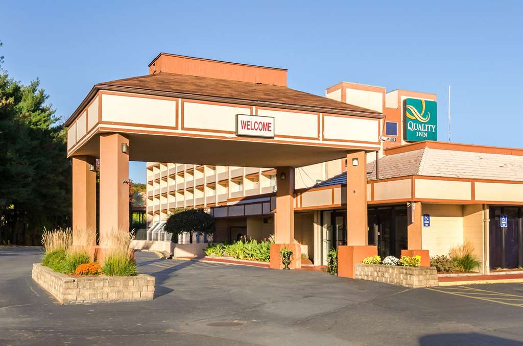 Quality Inn West Springfield - photo 2