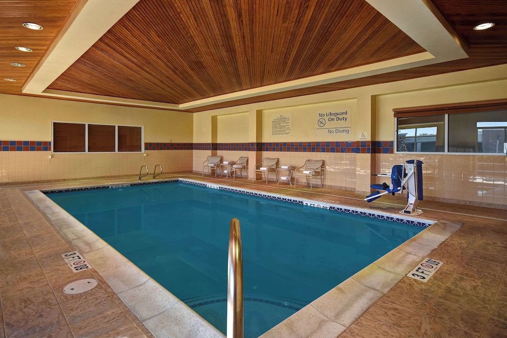 Hampton Inn Rutland - photo 42