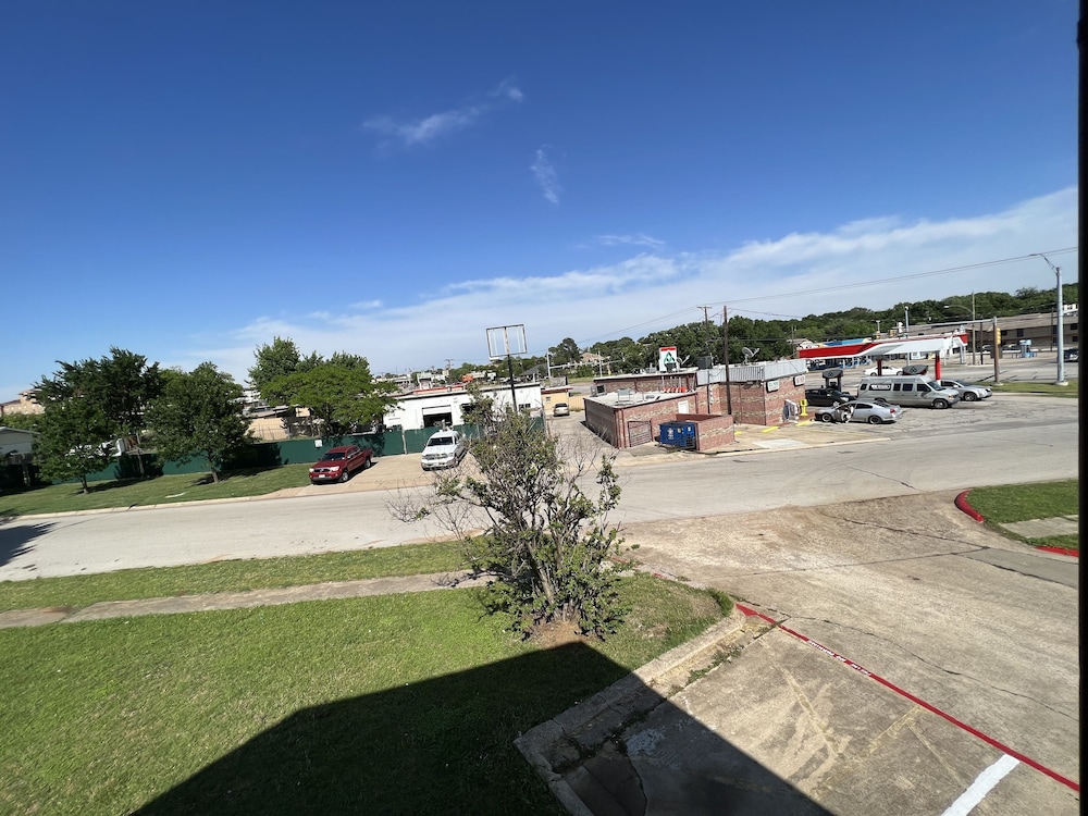 Great Western Inn & Suites - photo 16