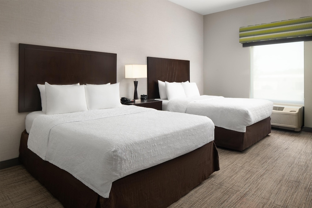 Hampton Inn Fairmont - photo 7