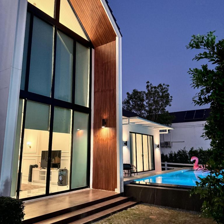 ฟูจิ พูลวิลลา เขาใหญ่ Fuji Pool Villa Khaoyai — 4-Star Luxury Hotel in Pak Chong, Thailand