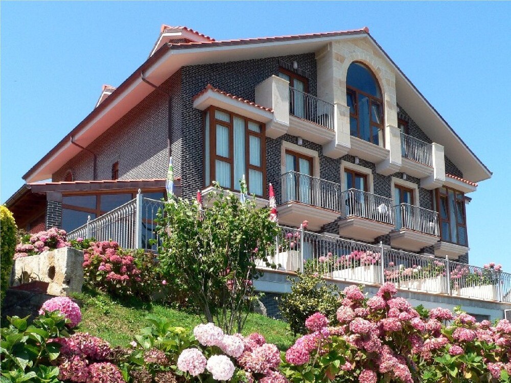 Hotel Azul De Galimar in San Vicente De La Barquera, Spain