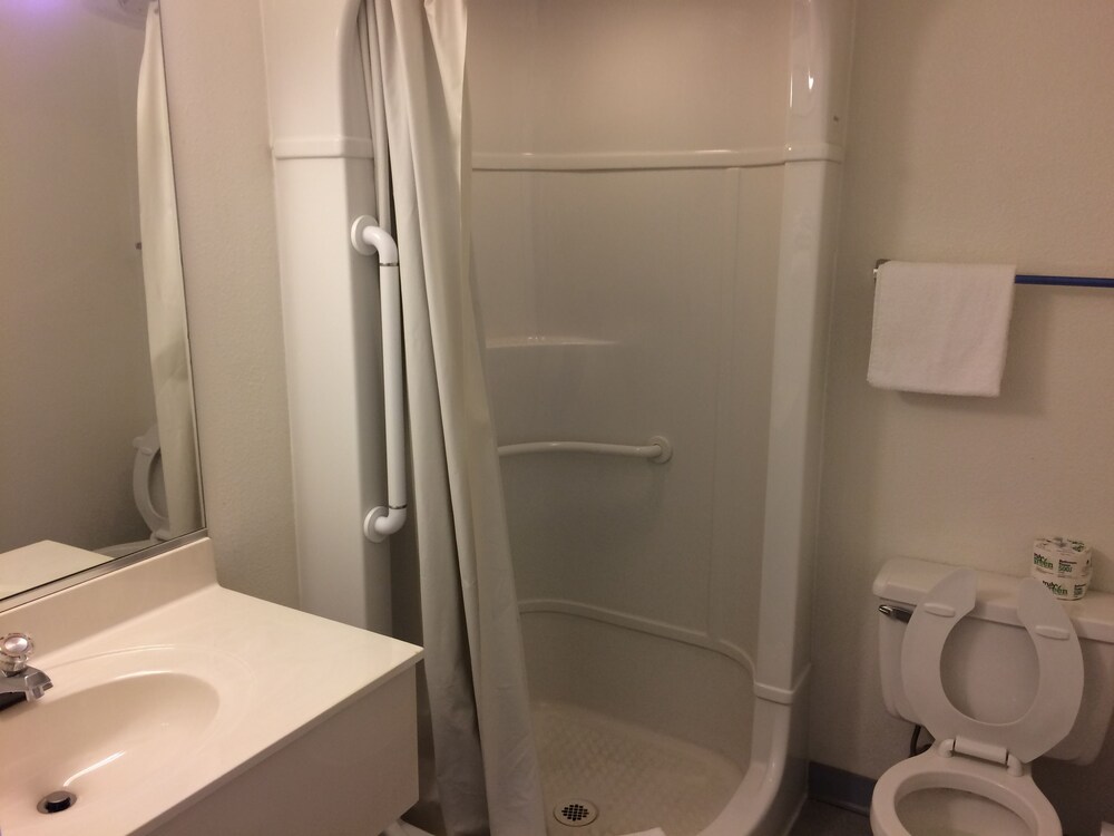 Travelodge by Wyndham Raton - photo 18