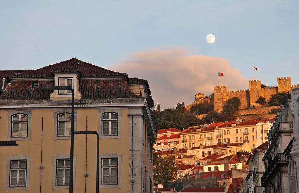 Entre o Carmo e a Trindade — 4-Star Luxury Hotel in Lisbon, Portugal