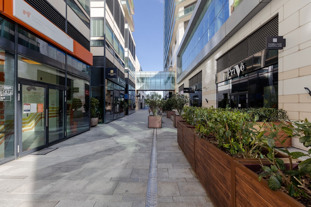 MiraMar Luxury Residences