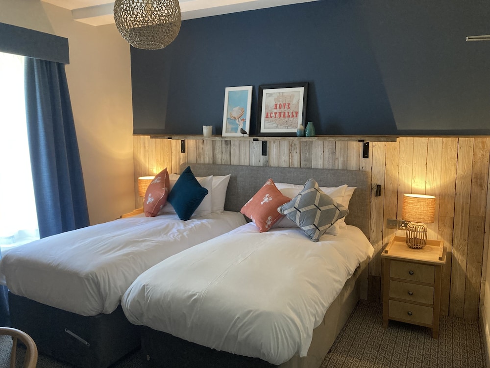 The Downs Hotel — Brighton — photo 2