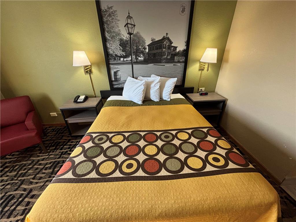 Super 8 by Wyndham McLean Bloomington SW - photo 7