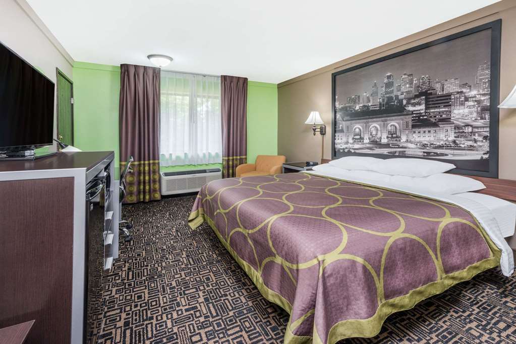 Super 8 by Wyndham Warrensburg - photo 11