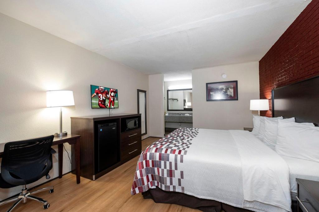 Red Roof Inn West Point - photo 4