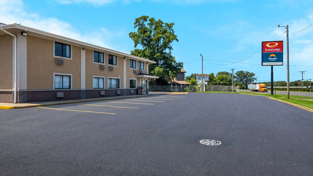 Suburban Studios Portage IN — hotel in Portage