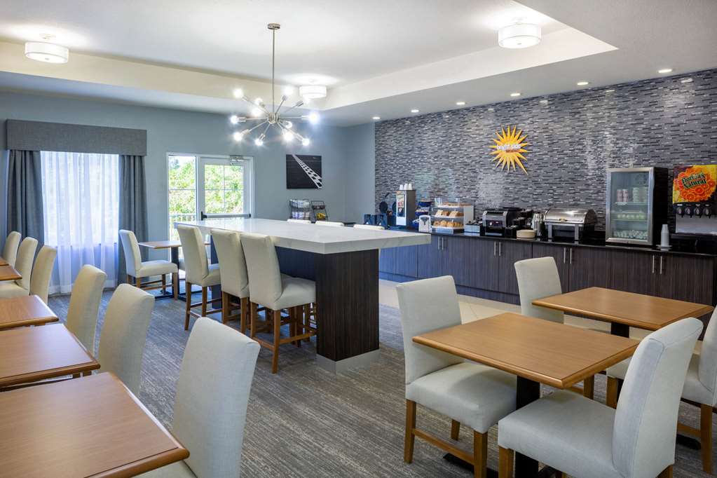 La Quinta Inn & Suites by Wyndham Sebring - photo 34
