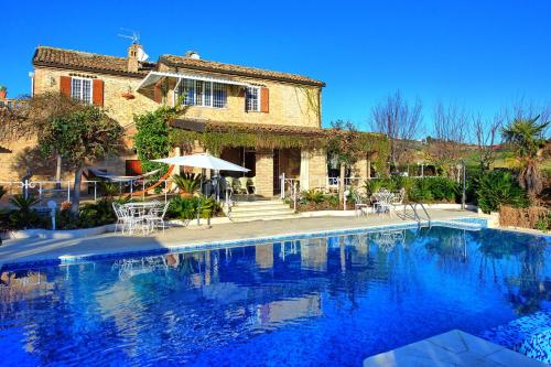 Villa Vittoria by PosarelliVillas — 4-Star Luxury Hotel in Colonnella, Italy