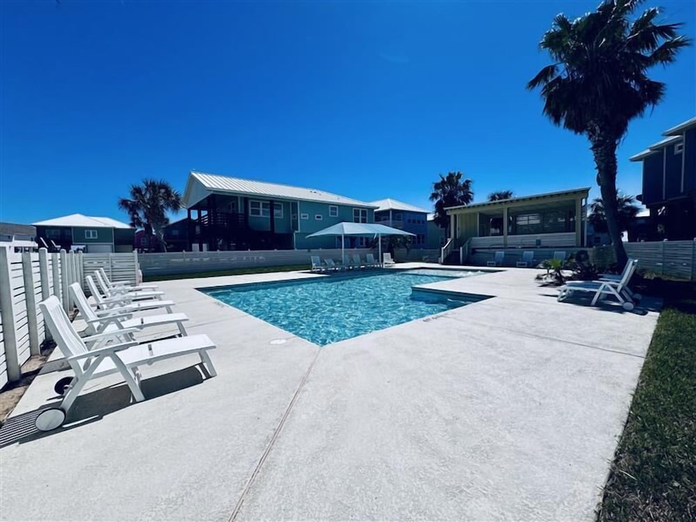 Whooping Crane Lane by Silver Sands Vacation Rentals — 4-Star Luxury Hotel in Port Aransas, United States