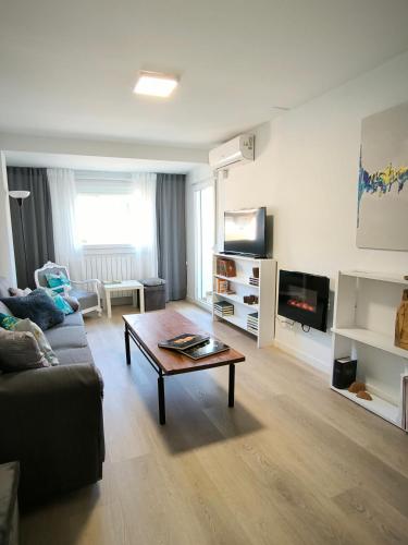 Las Torres Del Centro by Alogest Parking Opcional in Zaragoza, Spain