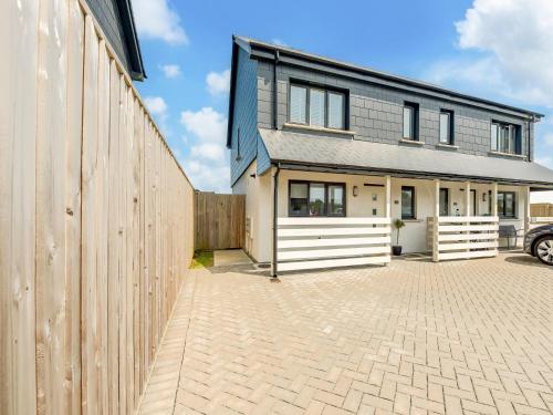 2 Bed in St Davids 92137 — hotel in Saint Davids