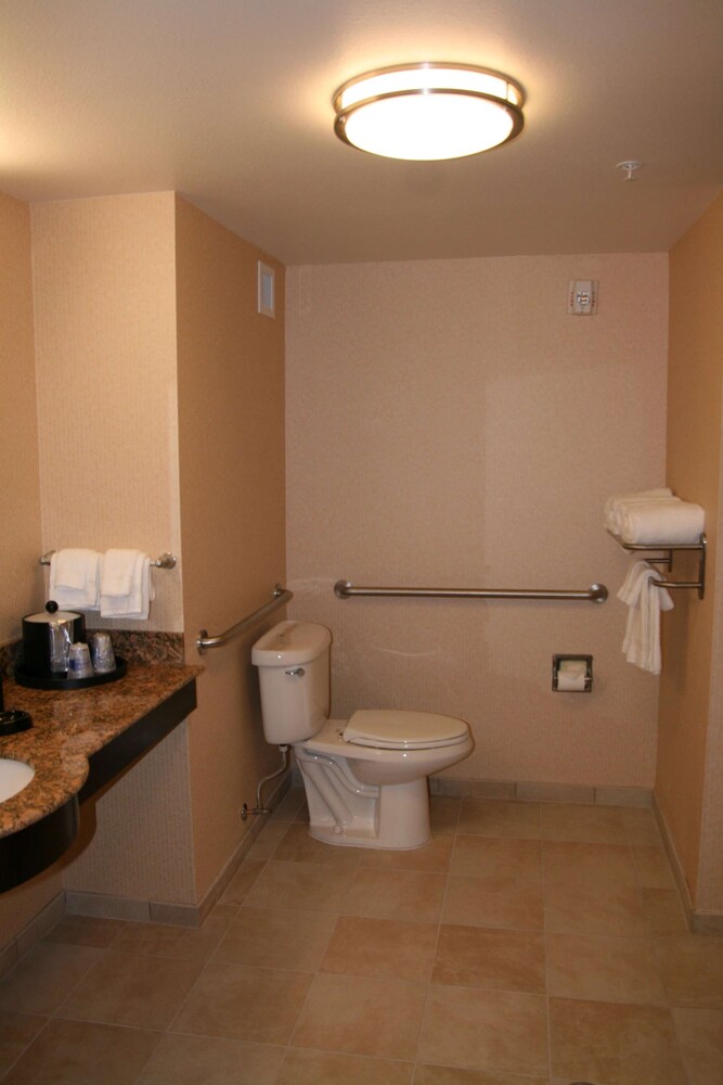 Hampton Inn & Suites Denver Highlands Ranch - photo 28