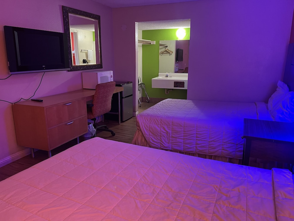 Hotel Europa Ridgecrest - photo 17