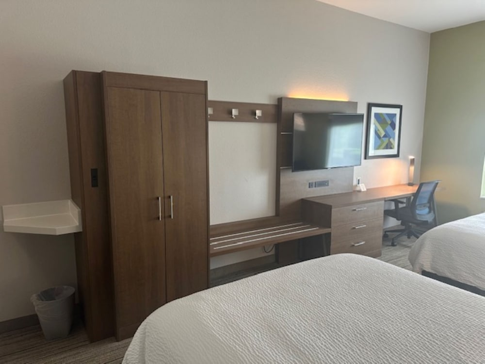 Holiday Inn Express Hotel & Suites Weston by IHG - photo 34