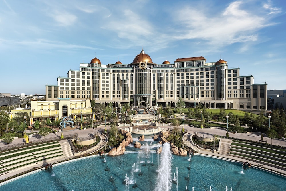 Universal's Helios Grand Hotel a Loews Hotel — 4-Star Luxury Hotel in Orlando, United States