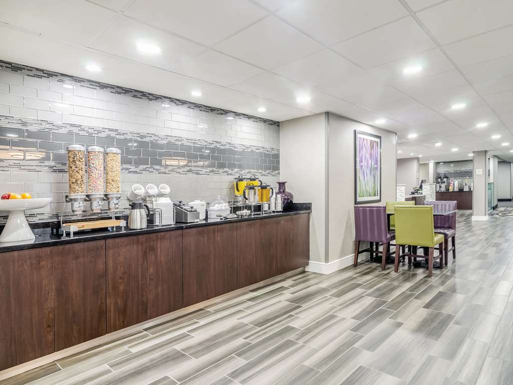 La Quinta Inn & Suites by Wyndham Myrtle Beach N Kings Hwy - photo 52