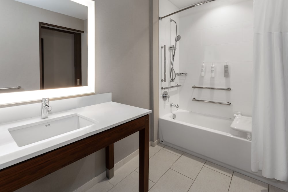 Hampton Inn Nashville Airport Century Place TN - photo 16