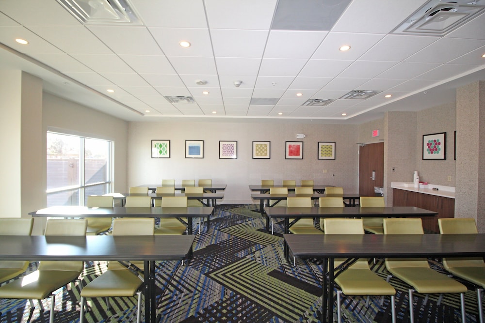 Holiday Inn Express & Suites Ocala by IHG - photo 29