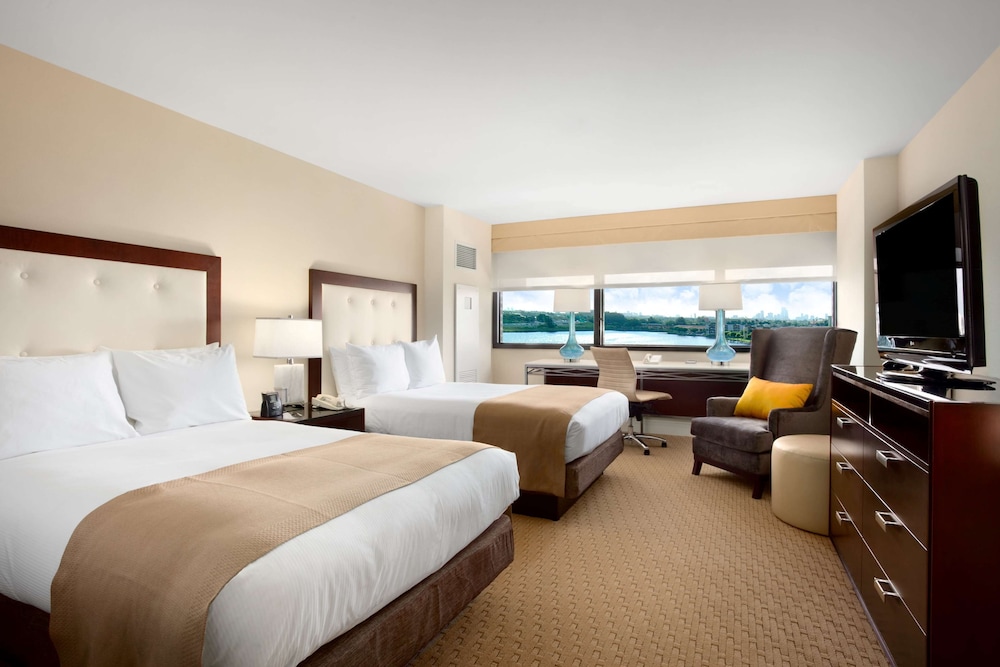 Hilton Miami Airport Blue Lagoon - photo 13