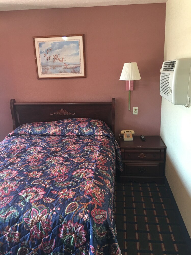 Best Value Inn Motel Sandusky - photo 29