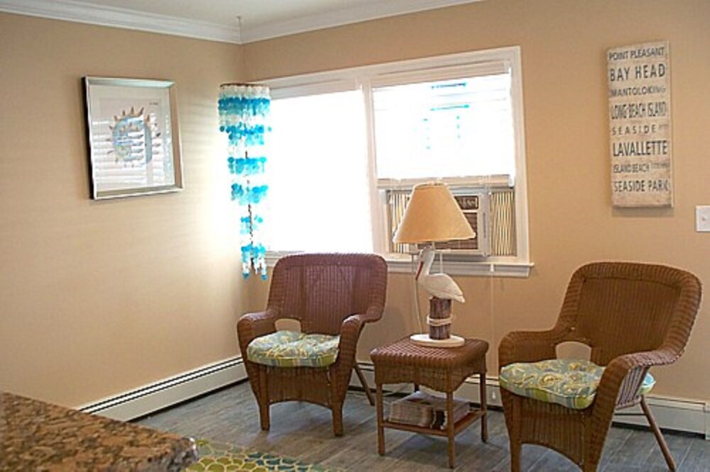 Pelican Point Motel - photo 3