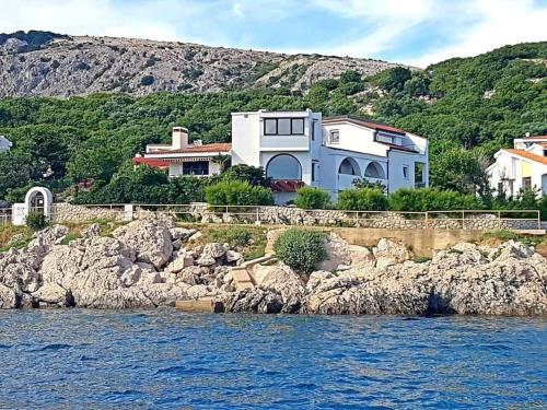 Apartment Miha — 4-Star Luxury Hotel in Baska, Croatia