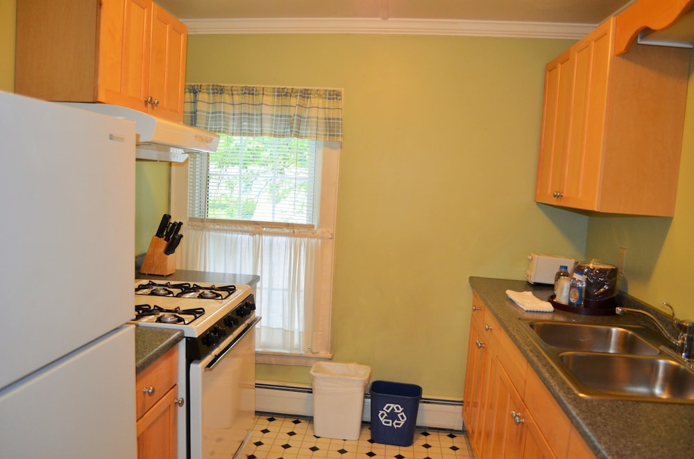 Maple Terrace Motel - photo 29