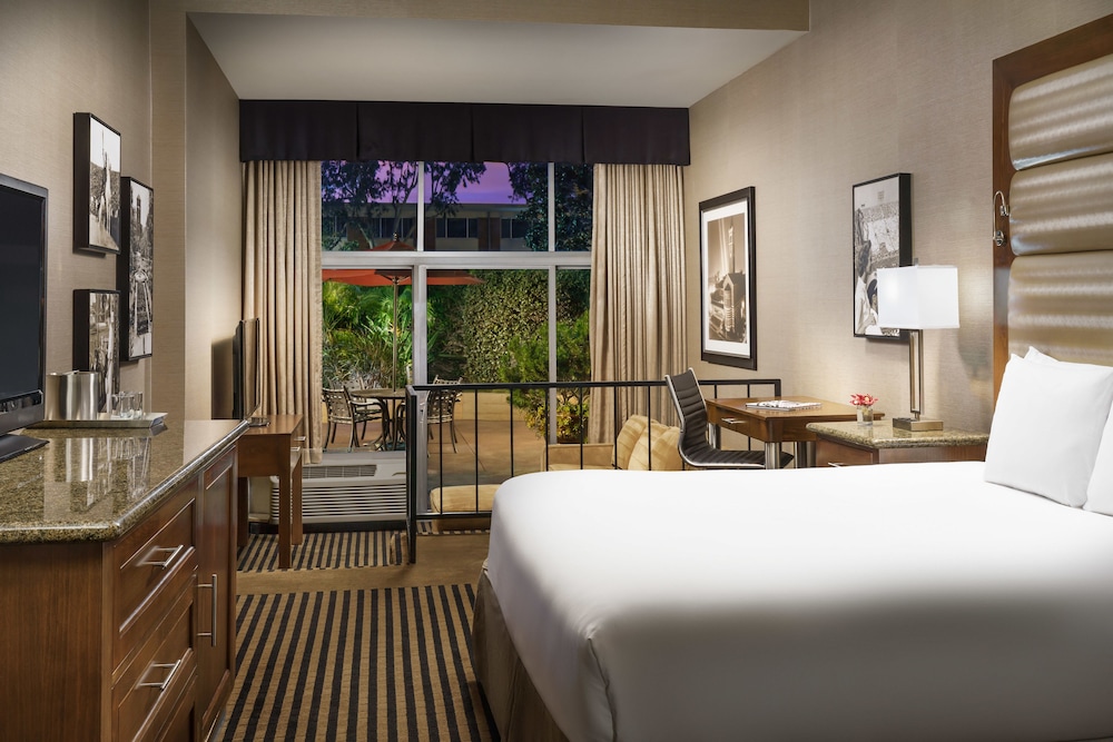 Usc Hotel - photo 8