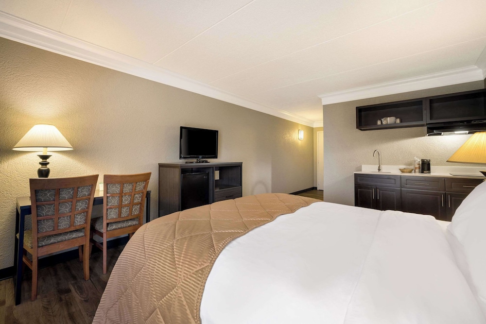 Suburban Studios Syracuse Fairgrounds — hotel in Syracuse