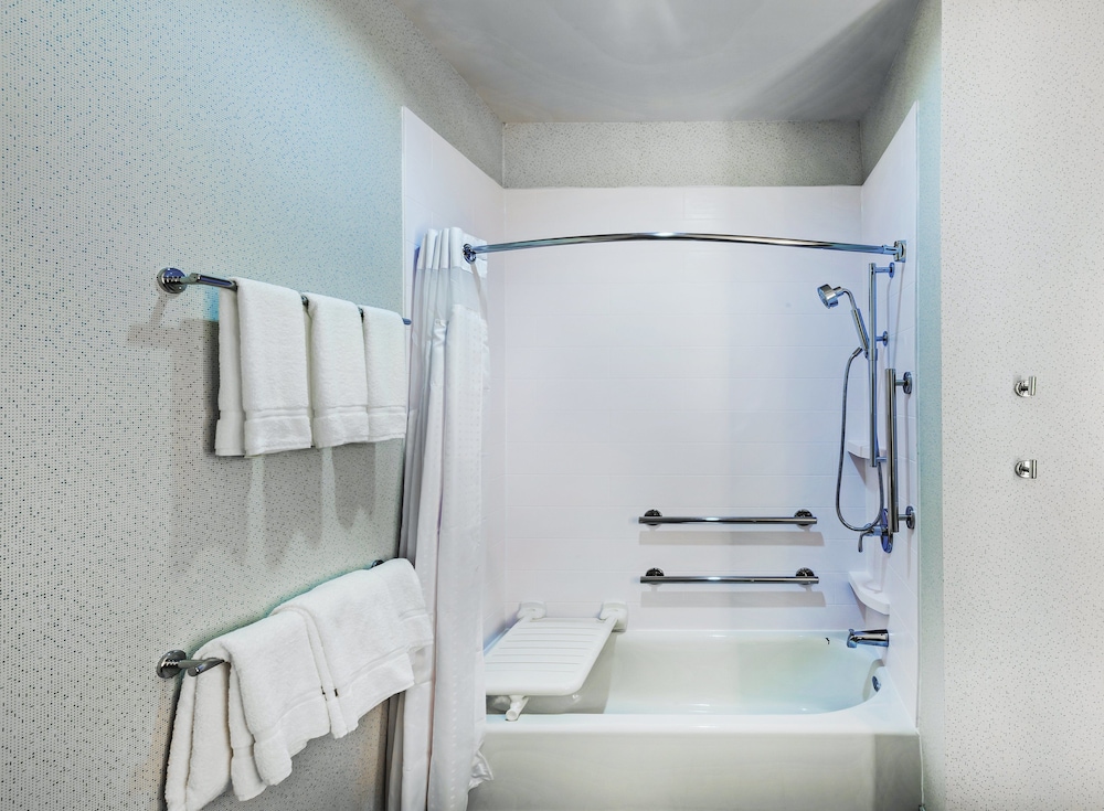 Holiday Inn Express & Suites Coffeyville by IHG - photo 17