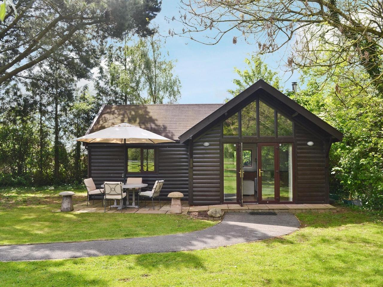 Strawberry Lodge — 4-Star Luxury Hotel in Cheddar, United Kingdom