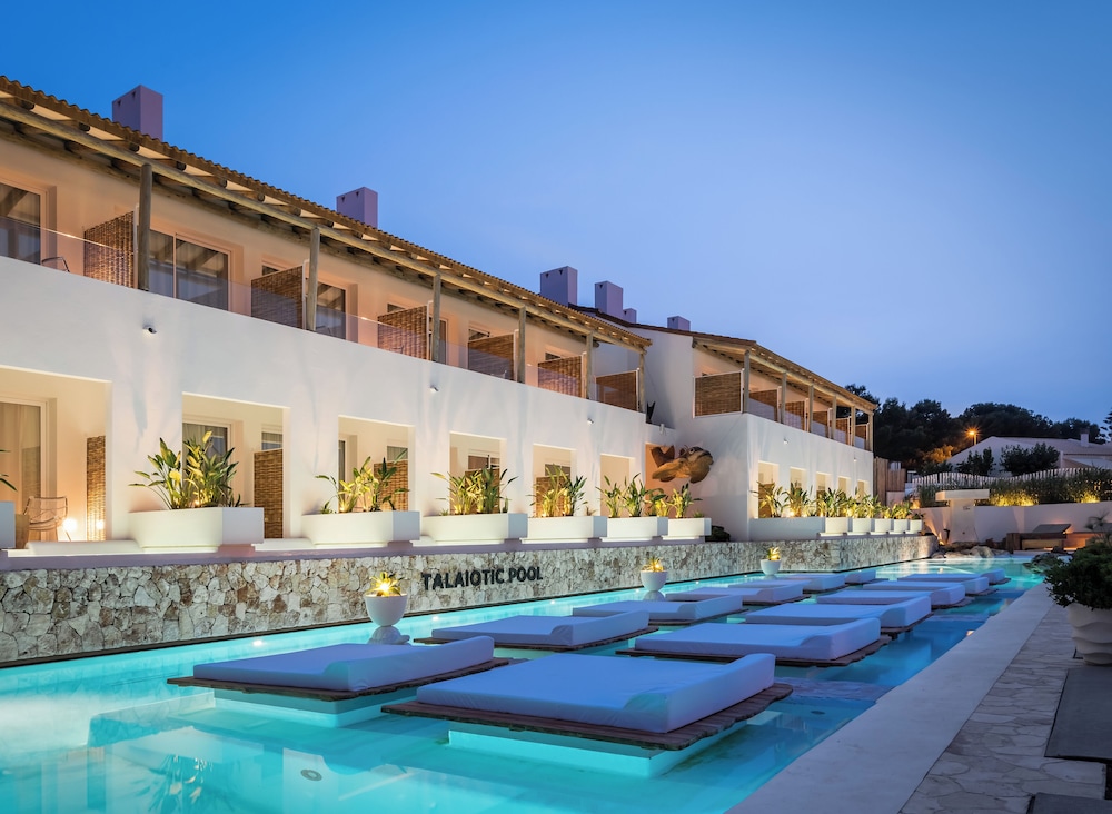 Lago Resort Menorca Suites Del Lago Adults Only — Jaca